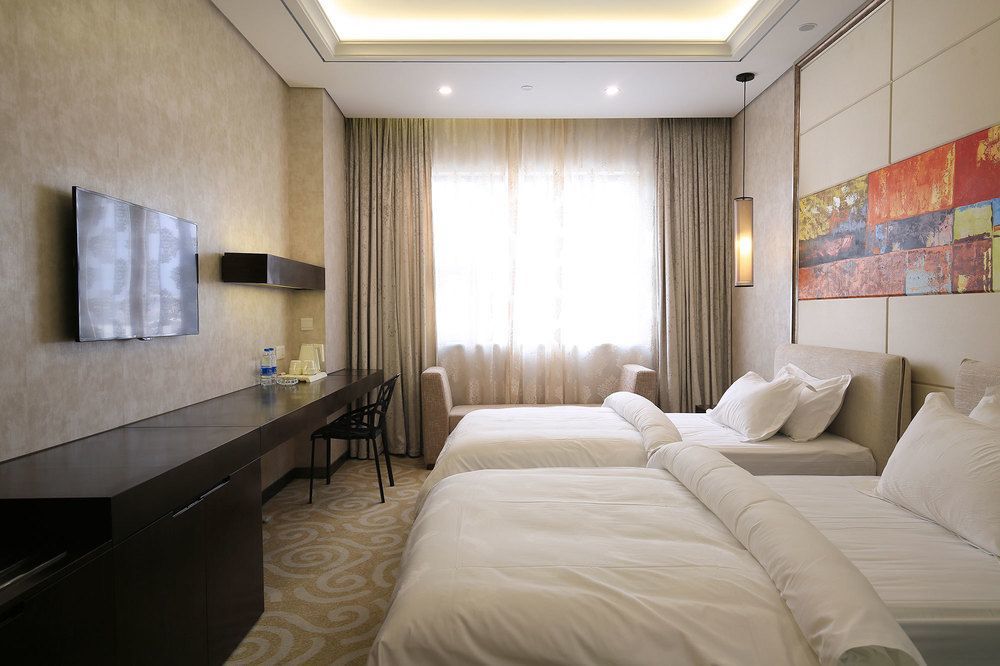 Crown Crystal Hotel Shanghai Exterior photo